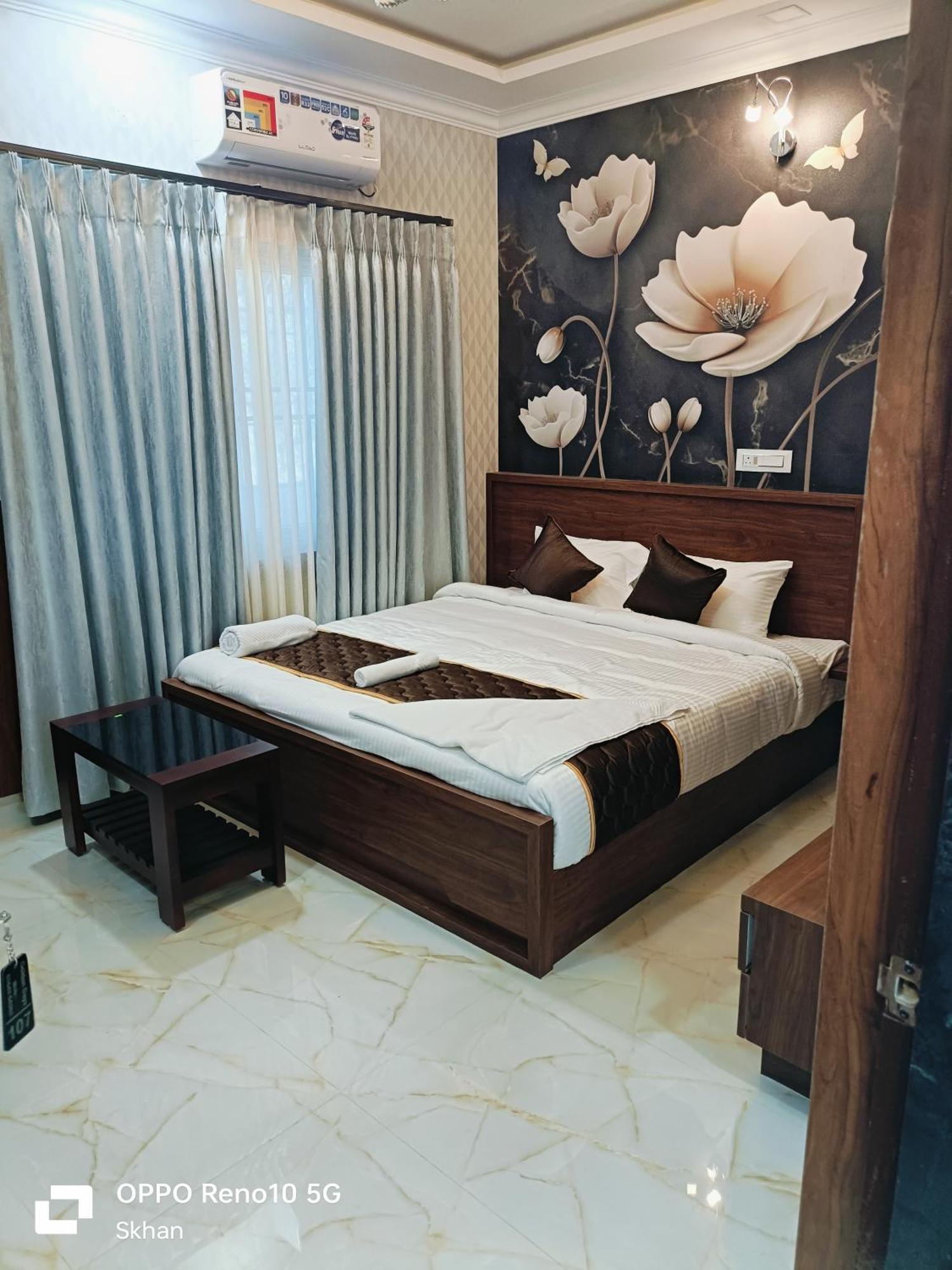 Hotel Golden Residency Kushālnagar Esterno foto