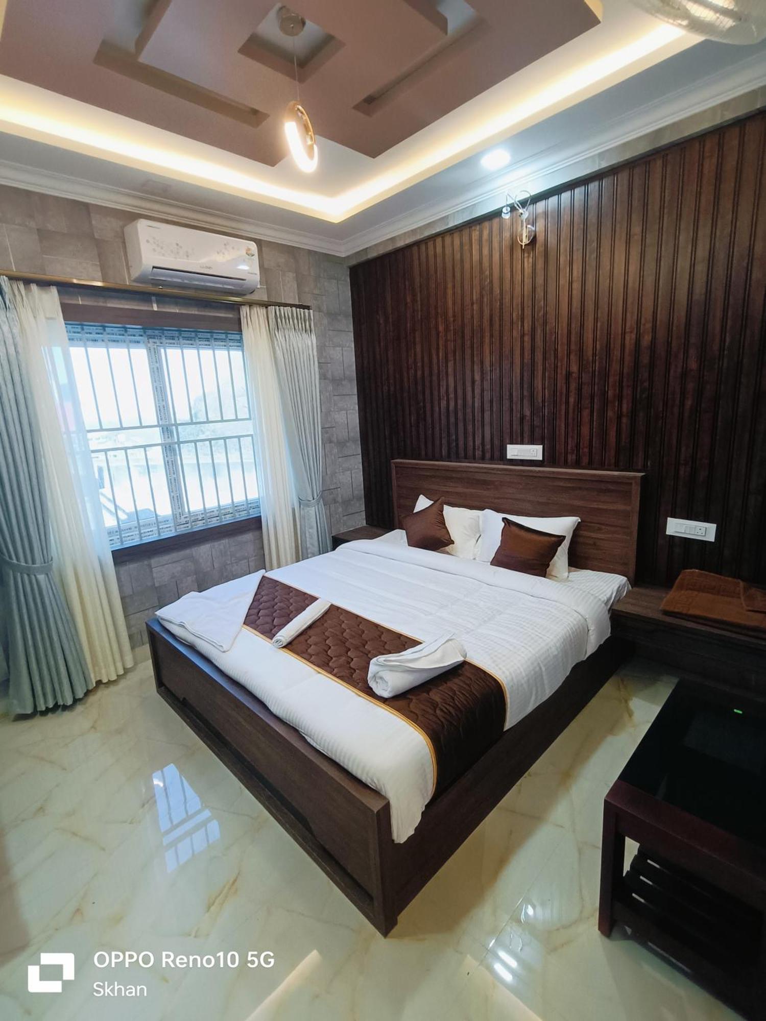 Hotel Golden Residency Kushālnagar Esterno foto